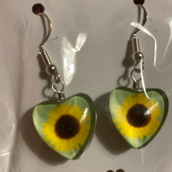 heart earrings - Picture 3 of 3